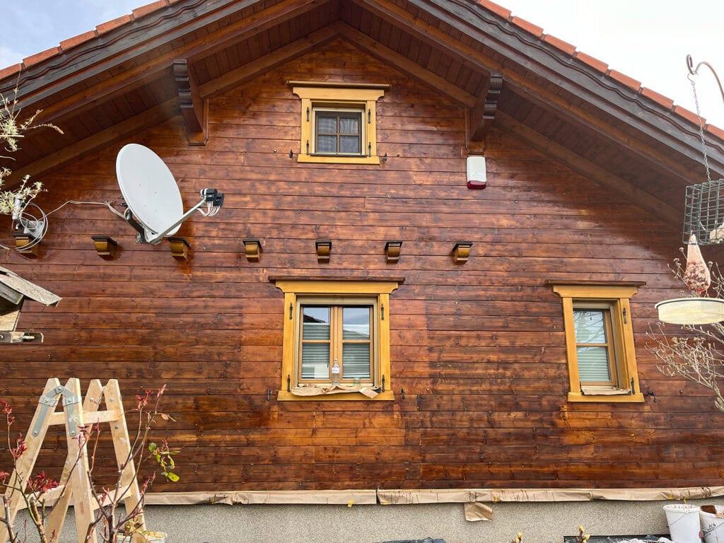 Holzfassaden fertig